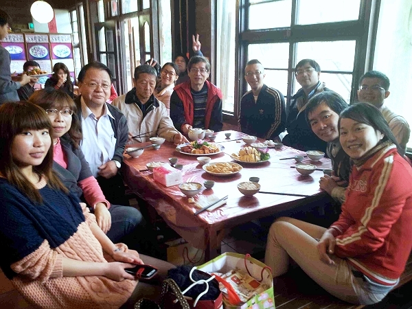 珍重再见：休管系欢送王凯立老师餐会 - 