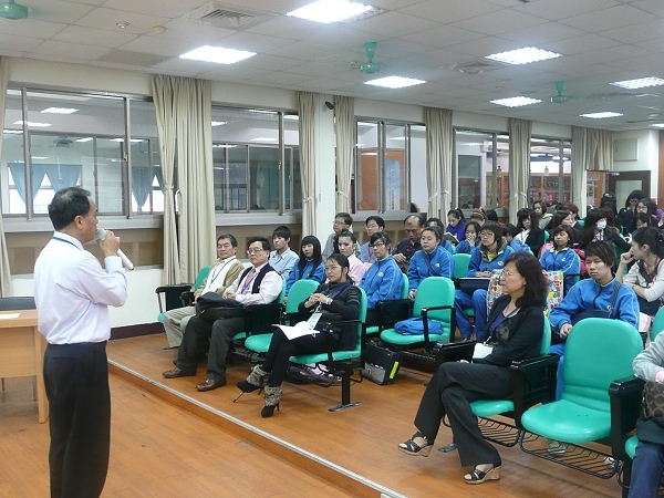 莊謙亮副校長為活動致詞勉勵 - 