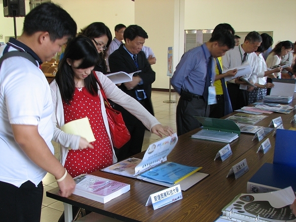 賀！育達獲頒為101年教育部品德教育特色學校 - 