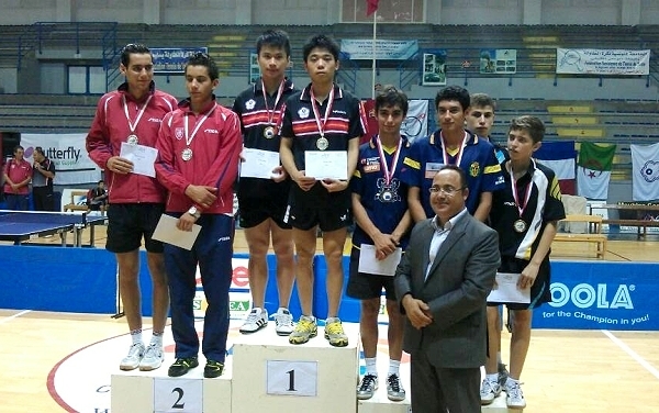 本校台球代表队洪子翔 突尼斯青少年公开赛勇夺3冠王 - 