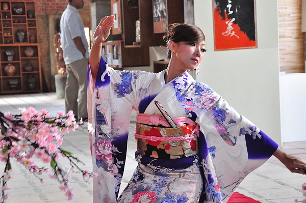 日本当代陶艺名家 神山清子大师莅校演讲 - 