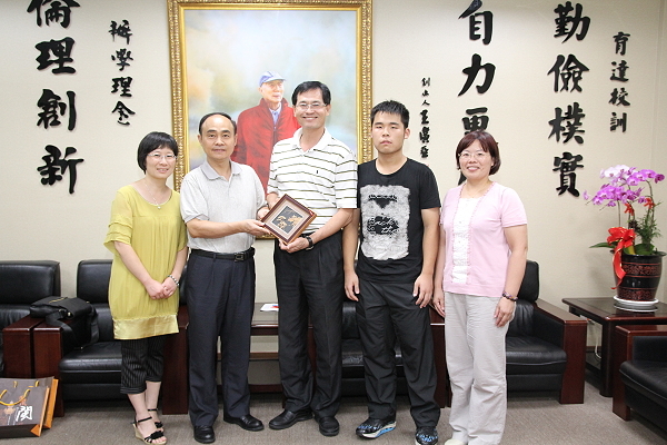 陳校長與馬來西亞僑生、陸生相見歡 - 