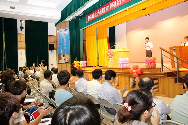 101學年度進修部新生入學研習 熱鬧非凡 - 