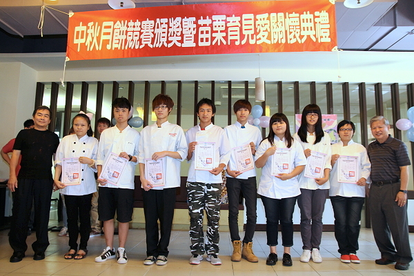 中秋月餅甜蜜蜜 育達送愛到華嚴 - 