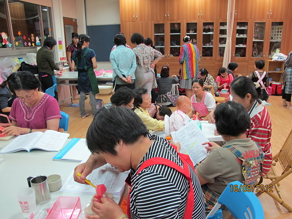 保母人員職前訓練班舉辦中秋同樂會 - 