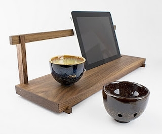 經濟部長參訪本校創新育成中心輔導廠家—天春窯業陶笛之家 - 