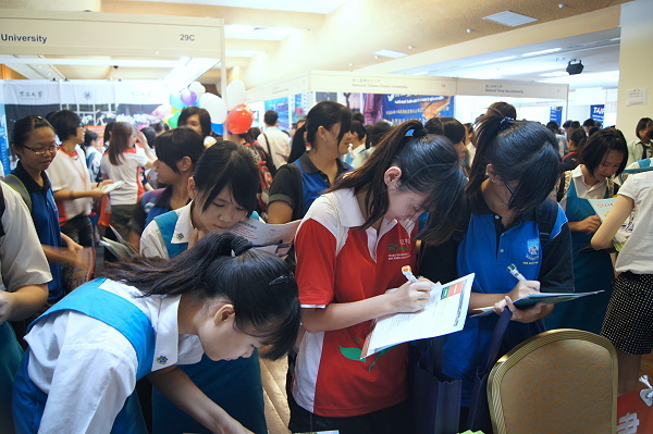 「2012馬來西亞臺灣高等教育展」本校參展成果豐碩 - 