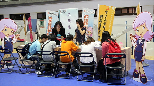 101學年度新生註冊暨新生家長座談會 8月18日盛大舉辦 - 