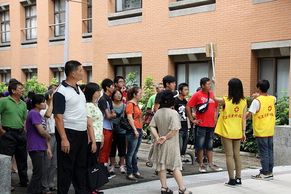 101學年度新生註冊暨新生家長座談會 8月18日盛大舉辦 - 