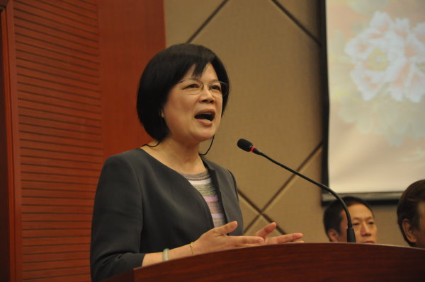   育达教师代表致词陈惠文老师 - 