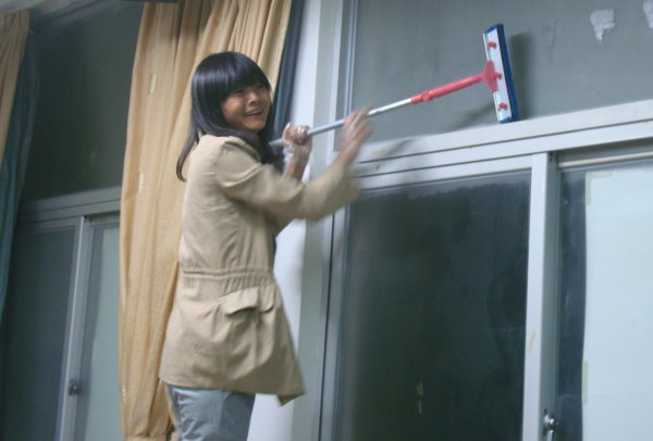 打造学习「心」环境 育达专班师生联手大扫除 - 