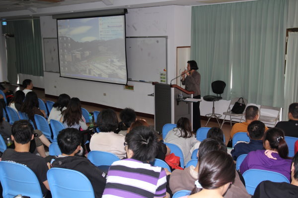 王区长演讲主体为「公共政策的执行与管理」 - 