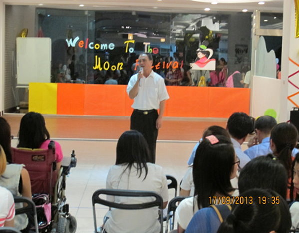 庄副校长问候大家中秋佳节愉快 - 