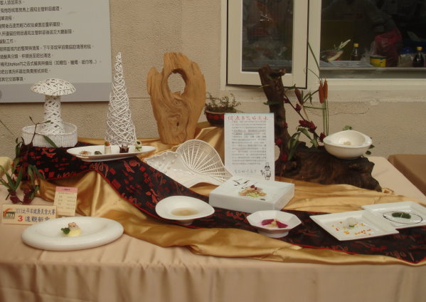 由陈庆麟老师指导，摘下银牌殊荣的得奖作品 - 