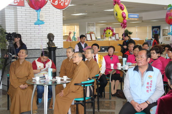 资图周开幕活动邀请许多嘉宾到场参与 - 