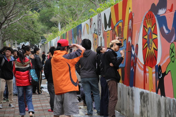 这次活动吸引许多同学参与响应 - 