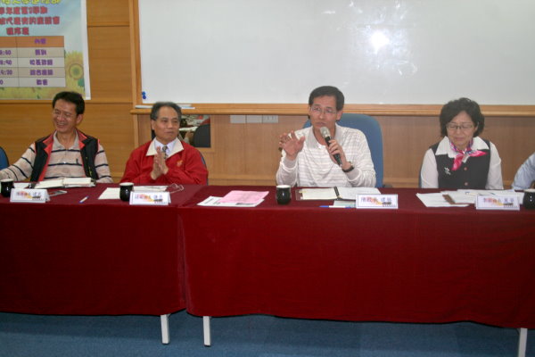 進修部「班代表座談會」 場面熱絡，發言踴躍 - -  - 