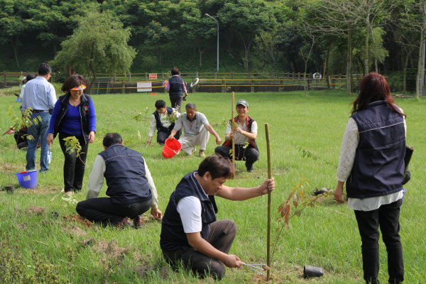 植樹綠化校園  美景可期 - 