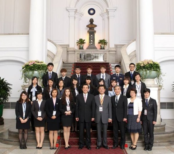 多遊系張世賢同學 獲選一○三年度全國大專優秀青年 -  - 