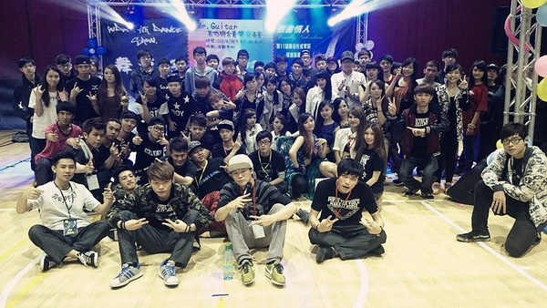 創校最具特色 第十四屆舞展—「舞惑仔」熱情「開跳」 - - -  - 