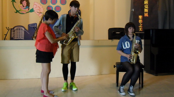  模擬真實領團  休管系積極培訓學生領團能力 - 