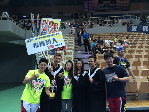 本校競技啦啦隊獲五人小組銅牌 -  - 