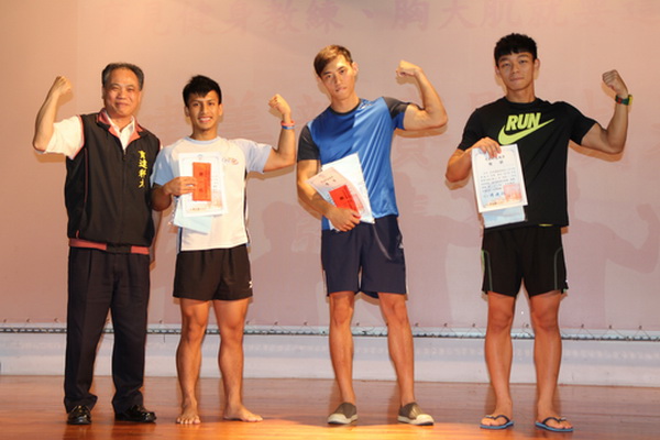 休運系「育見健身教練」成果發表 陽光型男展現肌肉力與美 - - -  - 