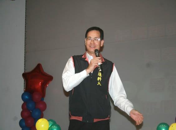 進修部畢業餐會 為畢業生留下溫馨難忘回憶 - - - 進修部畢業餐會 為畢業生留下溫馨難忘回憶 - - - - - -  - 