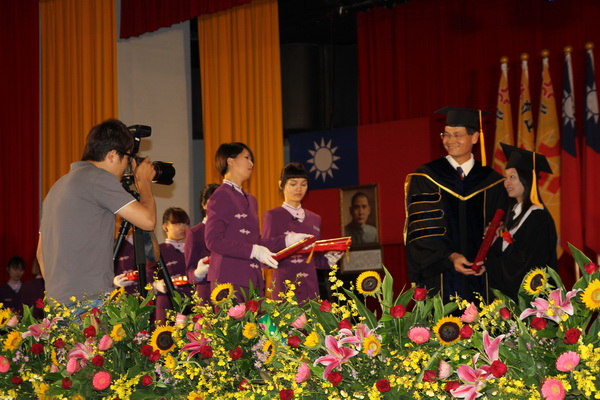 102學年畢業典禮登場 - -  - 