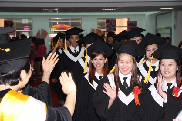 102學年度畢業典禮熱鬧登場 -  - 