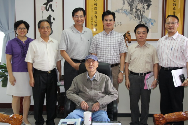 王創辦人蒞校視察 - 