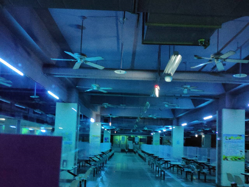 學生餐廳進行紫外線清潔殺菌