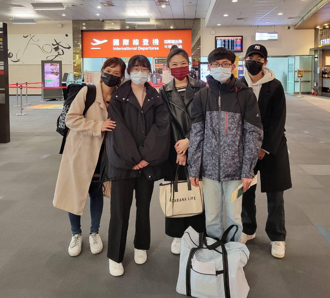 6.育达科大助学子一圆留学梦，师长亲送学生赴日交换留学(图中国际与两岸交流中心陈娟玫主任)