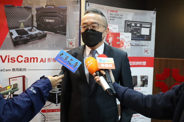 育達科大校長黃榮鵬接受媒體聯訪