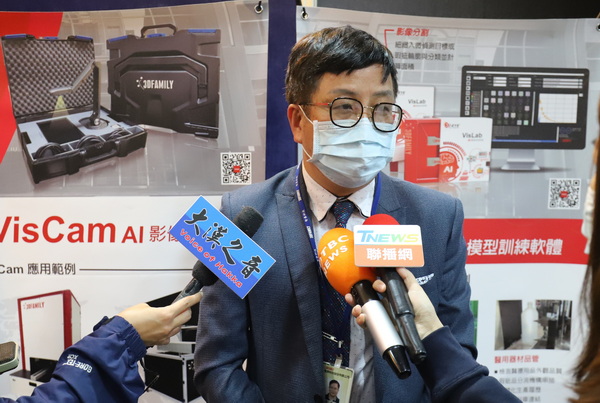 2.1智泰科技董事長許志青接受媒體聯訪