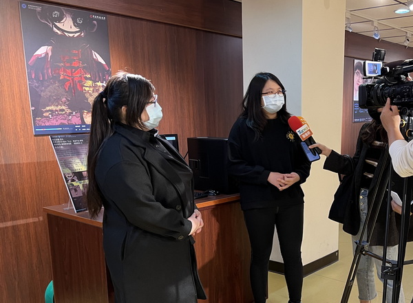 3.1多遊系同學接受媒體採訪