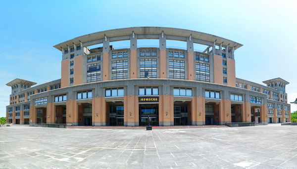 家聲圖書館藏豐富多元突破50萬冊