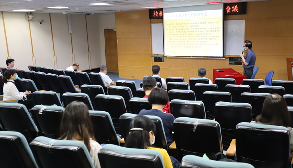 1.1校工作檢討會上午場由各院報告系所發展特色