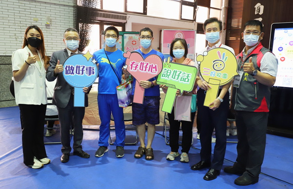 3-7.1.会场学生社团设摊推动三好运动，培养品德与专业兼具的人才。