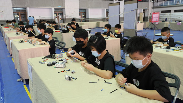 5.1机器人创意组合竞赛