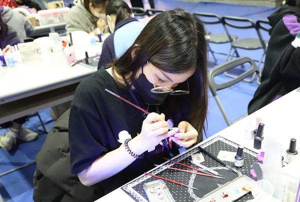 4-1.创意指甲凝胶彩绘比赛情形