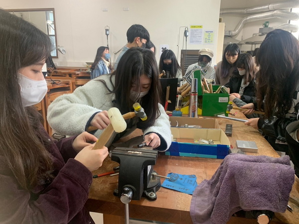 时尚造型系的「银在起跑点」