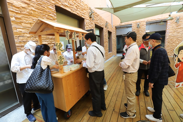 2-1.餐旅系首推「育達新台菜-功夫便當」開賣即秒殺，不到20分鐘瞬間售罄