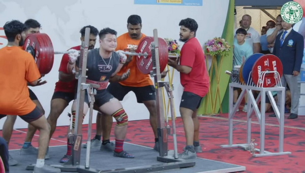 3-1.育達科大休運系謝誌紘同學參加「2023年亞洲健力錦標賽」蹲舉330KG榮獲金牌